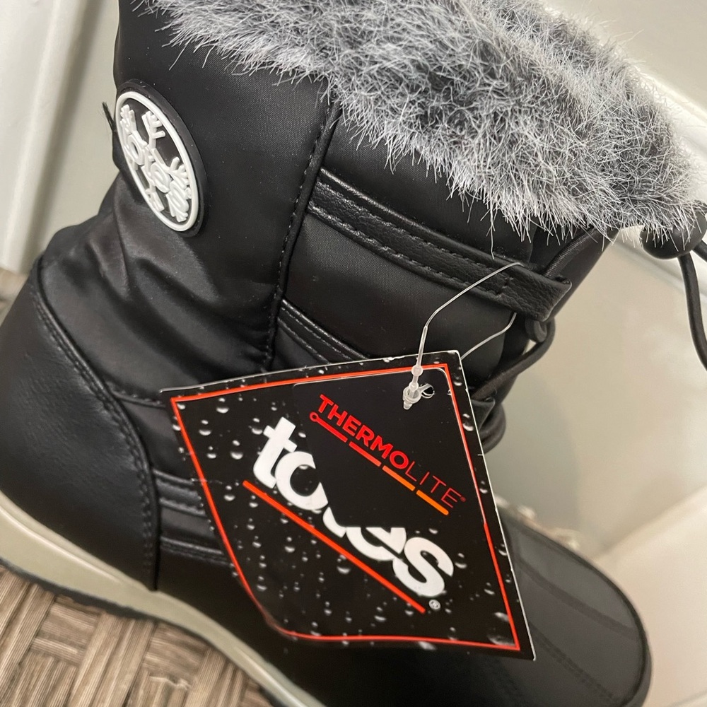 NWT Totes Black Winter Boots size 6 orig price $40+